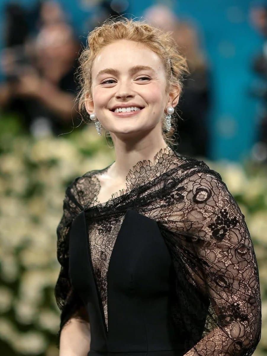 Sadie Sink Red Carpet Gala Portrait — example 1