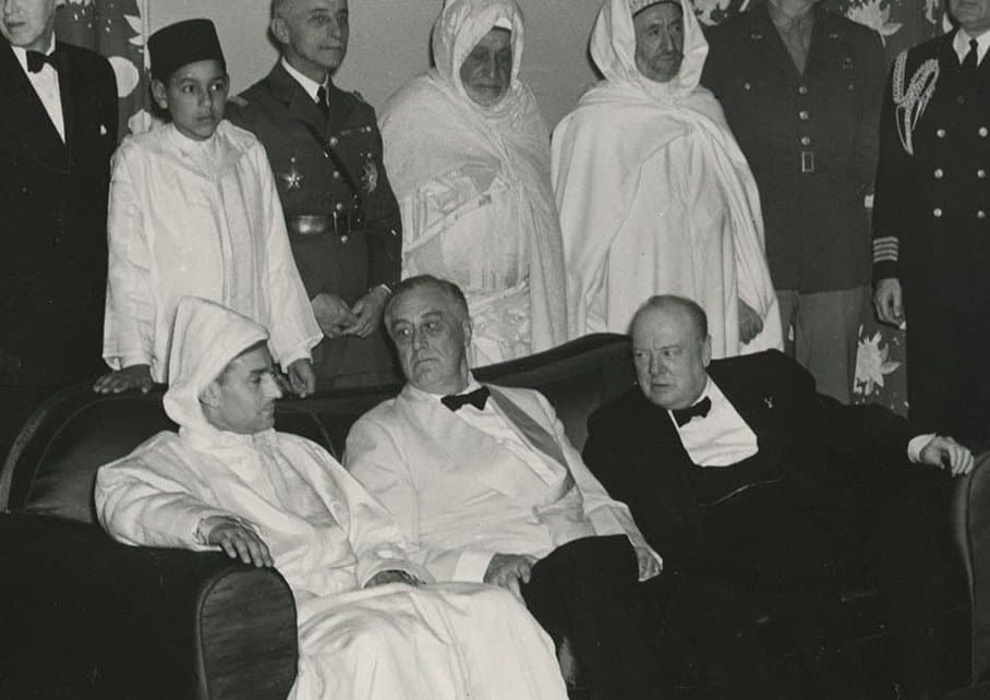 Leaders playing poker scene — example 1