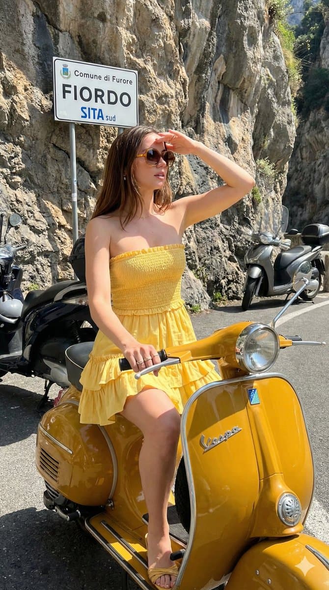 Ana de Armas on the Amalfi Coast Image Prompt — example 1