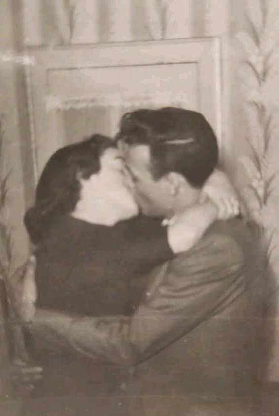 Old Photo Restoration and Upscaling Prompt — example 1